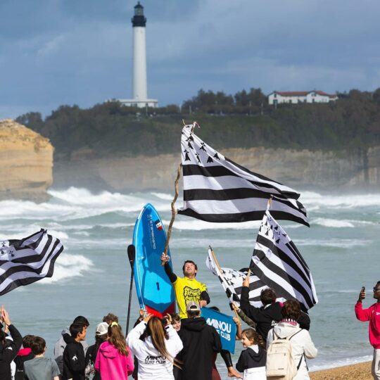 https://www.ligue-bretagne-surf.bzh/wp-content/uploads/2023/11/396704852_18254456836207507_717207161994310376_n-540x540.jpg